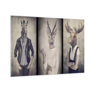 Quadro su vetro - Tre figure di animali in abiti umani su uno sfondo neutro - 100x70cm - Facciamo parlare i gesti - Decorazione murale moderna per soggiorno e camera da letto ARTTOR