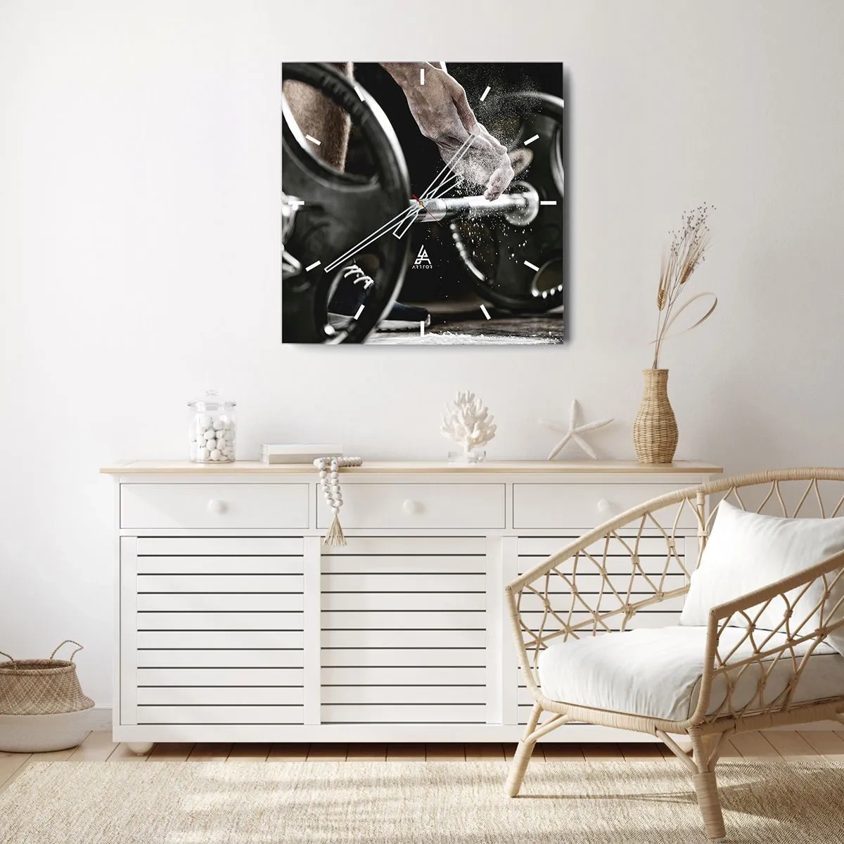 Orologio da parete - Orologio in Vetro - Manubri e mani di un atleta che si preparano per l'allenamento - 30x30cm - Sfida accettata! - Decorazione murale moderna per soggiorno e camera da letto ARTTOR