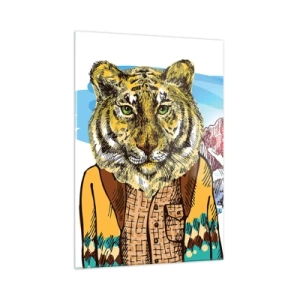 Quadro su vetro - Una tigre con un gilet sullo sfondo di un paesaggio montano - 50x70cm - Non così selvaggia come la si dipinge - Decorazione murale moderna per soggiorno e camera da letto ARTTOR