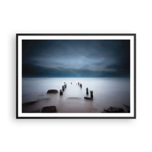 Poster in cornice nera - Il vecchio molo sullo sfondo di un mare calmo - 100x70cm - Lago pensieroso - Decorazione murale moderna per soggiorno e camera da letto ARTTOR