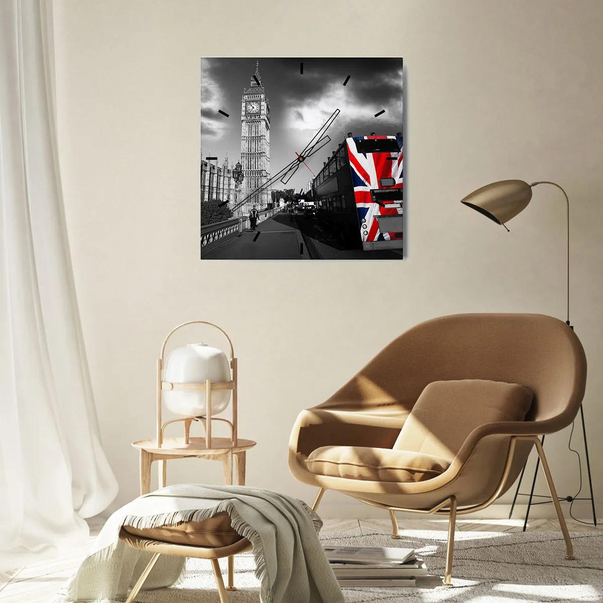 Orologio da parete - Orologio in Vetro - Il Big Ben e un autobus con una bandiera britannica su uno sfondo bianco e nero - 30x30cm - Orgogliosa e grande - Decorazione murale moderna per soggiorno e camera da letto ARTTOR