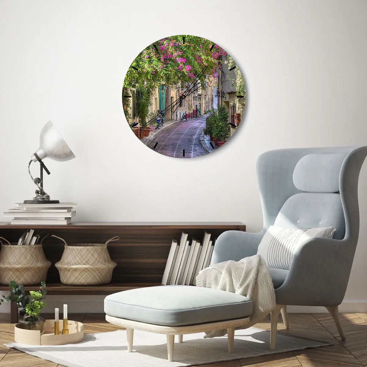 Orologio da parete - Orologio in Vetro - Una strada affascinante con fiori in fiore in stile meridionale - 30x30cm - Angolo fiorito - Decorazione murale moderna per soggiorno, cucina e camera da letto ARTTOR
