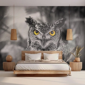 Fotomurali Premium Sand - Un gufo bianco e nero con intensi occhi gialli - 100x70cm - Non si può nascondere niente - Decorazione murale moderna per soggiorno e camera da letto ARTTOR