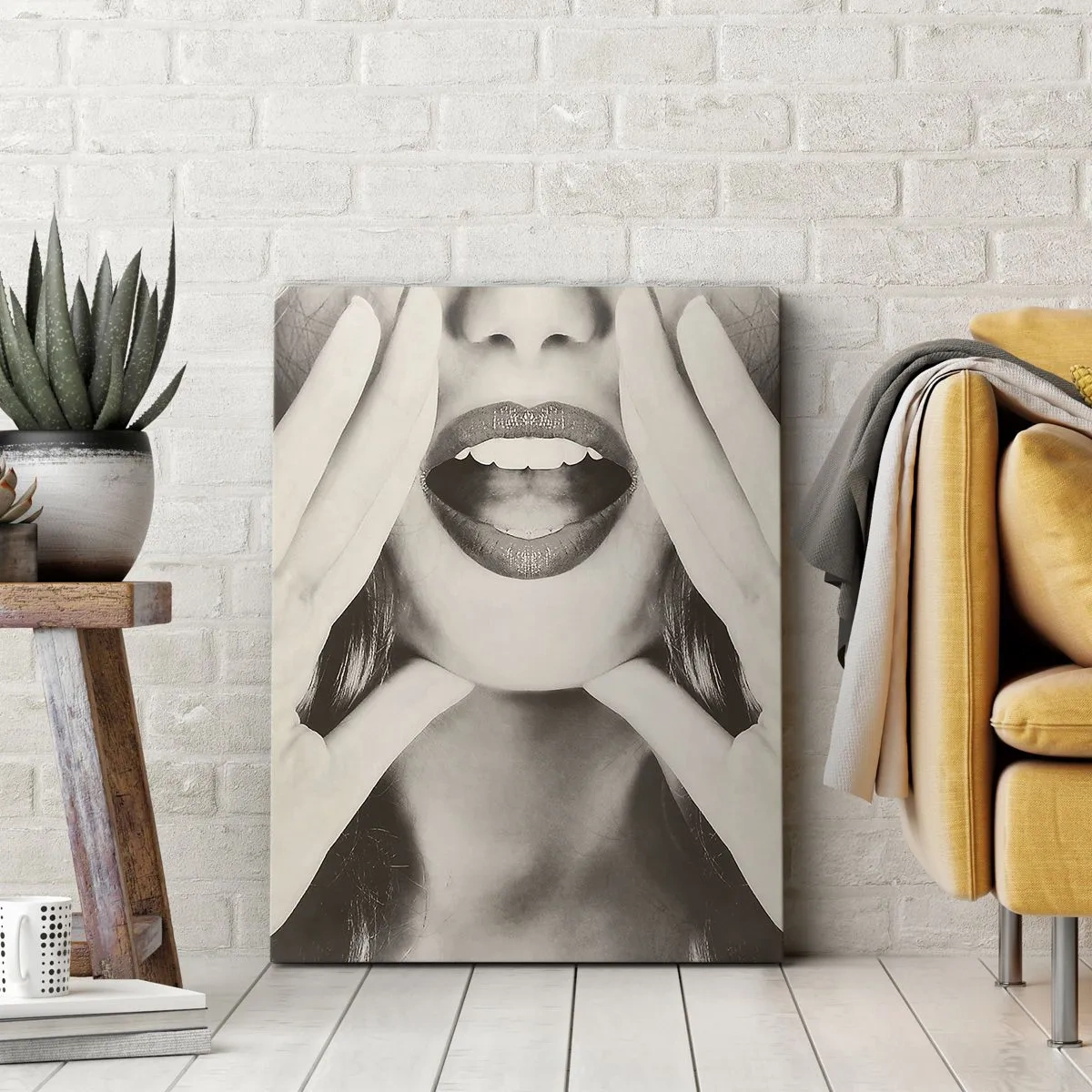 Quadro su tela - Stampe su Tela - Ritratto in bianco e nero di una donna con labbra e mani espressive - 70x100cm - Arrivo! - Decorazione murale moderna per soggiorno e camera da letto ARTTOR