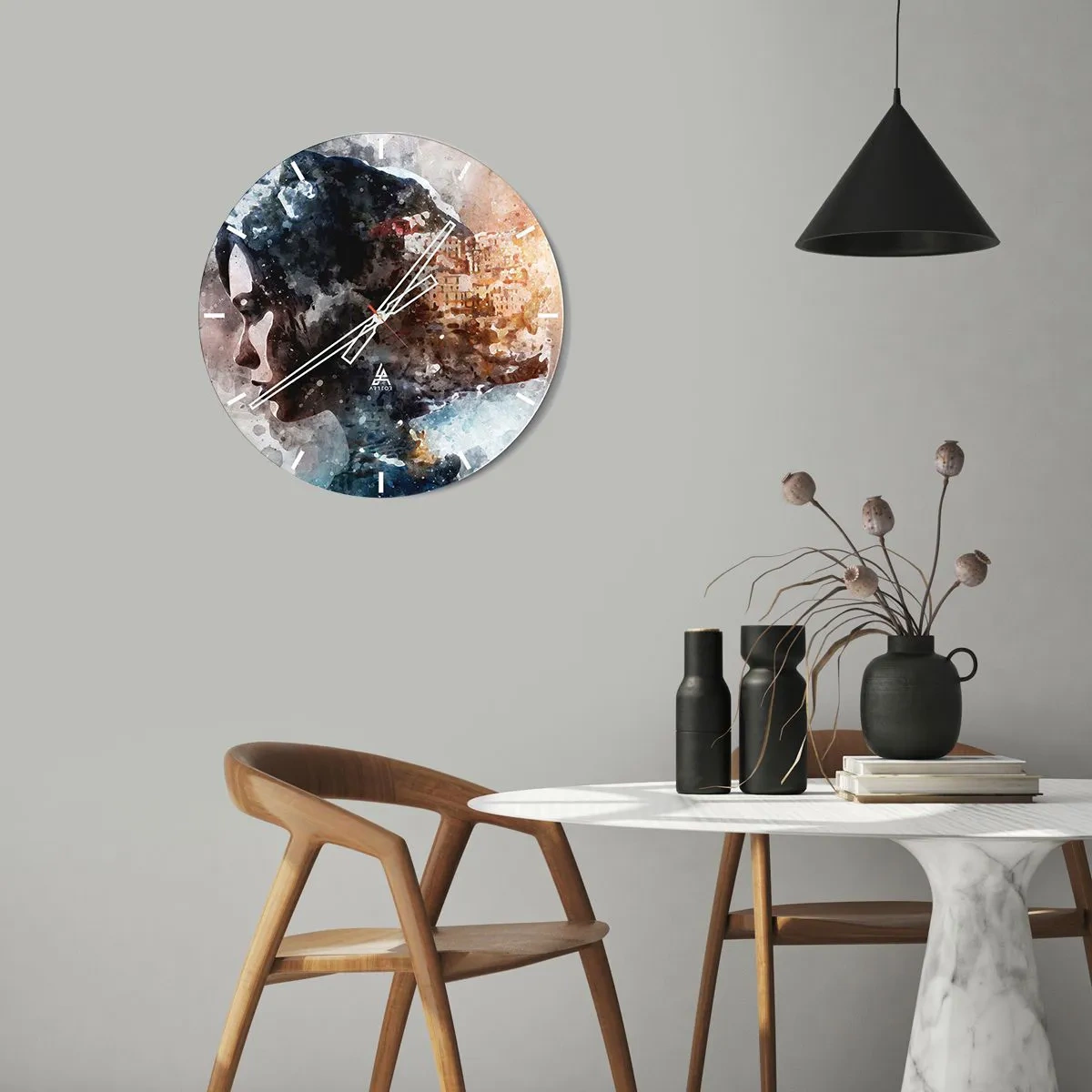 Orologio da parete - Orologio in Vetro - Ritratto astratto con effetto acquerello - 30x30cm - Racconto su una ragazza con città sullo sfondo - Decorazione murale moderna per soggiorno, cucina e camera da letto ARTTOR