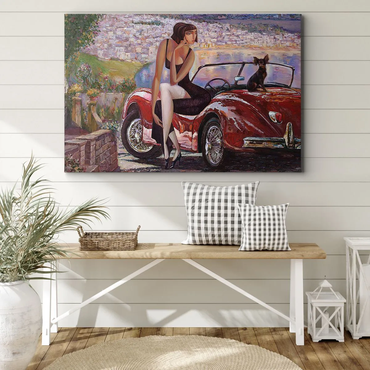Quadro su tela - Stampe su Tela - Una donna vicino a un'auto rossa con una città sullo sfondo - 120x80cm - Estate? Solo sulla Riviera - Decorazione murale moderna per soggiorno e camera da letto ARTTOR