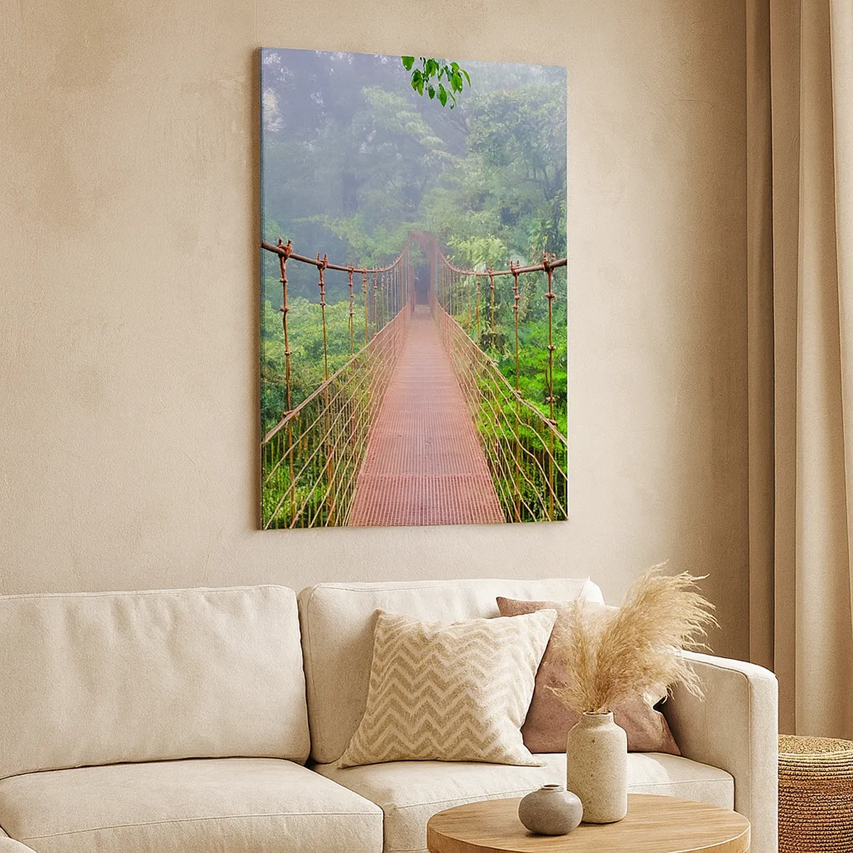 Quadro su tela - Stampe su Tela - Un ponte sospeso in una giungla tropicale circondato dalla nebbia - 50x70cm - Sospeso sopra gli alberi - Decorazione murale moderna per soggiorno e camera da letto ARTTOR