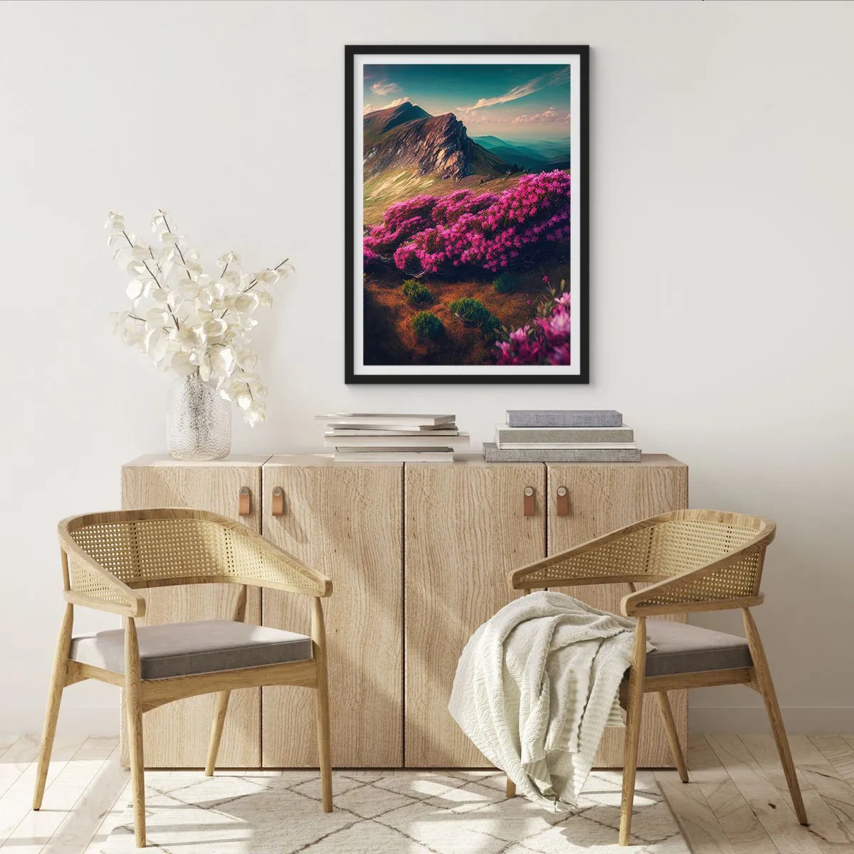 Poster in cornice nera - Paesaggio montano con rododendri in fiore - 50x70cm - L'estate sui monti - Decorazione murale moderna per soggiorno e camera da letto ARTTOR