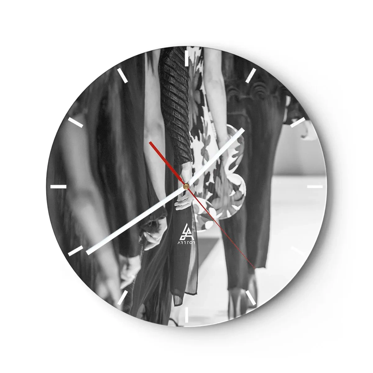 Orologio da parete - Orologio in Vetro - Silhouette in bianco e nero di modelle in abiti eleganti - 30x30cm - Sfilata in stile - Decorazione murale moderna per soggiorno, cucina e camera da letto ARTTOR
