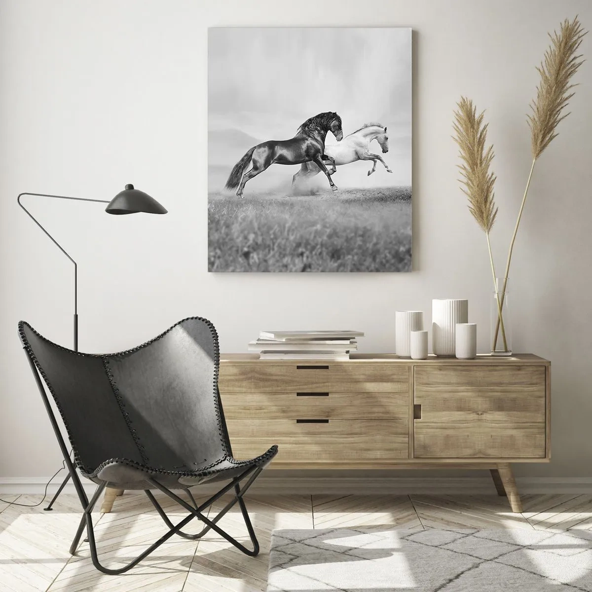 Quadro su vetro - Due cavalli al galoppo in una composizione dinamica in bianco e nero - 70x100cm - Angeli e demoni - Decorazione murale moderna per soggiorno e camera da letto ARTTOR