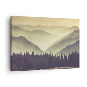 Quadro su tela - Stampe su Tela - Pittoresche catene montuose avvolte nella nebbia in una luce calda - 70x50cm - Dopo sette montagne… - Decorazione murale moderna per soggiorno e camera da letto ARTTOR