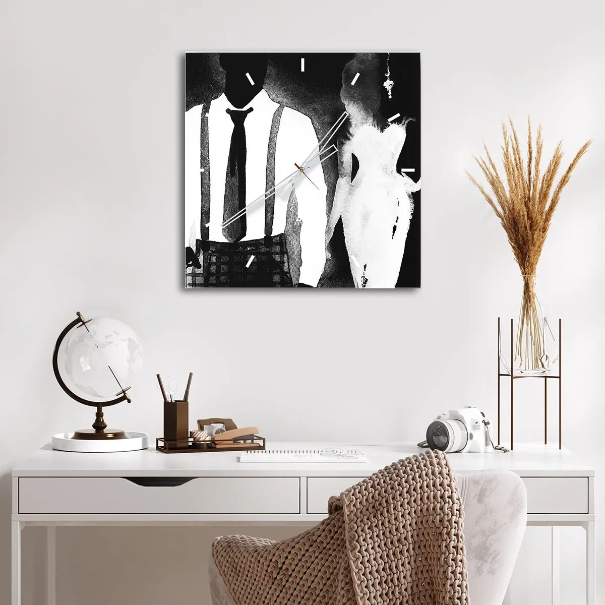 Orologio da parete - Orologio in Vetro - Personaggi in stile noir, eleganza in bianco e nero e mistero - 30x30cm - Atmosfera noir - Decorazione murale moderna per soggiorno e camera da letto ARTTOR