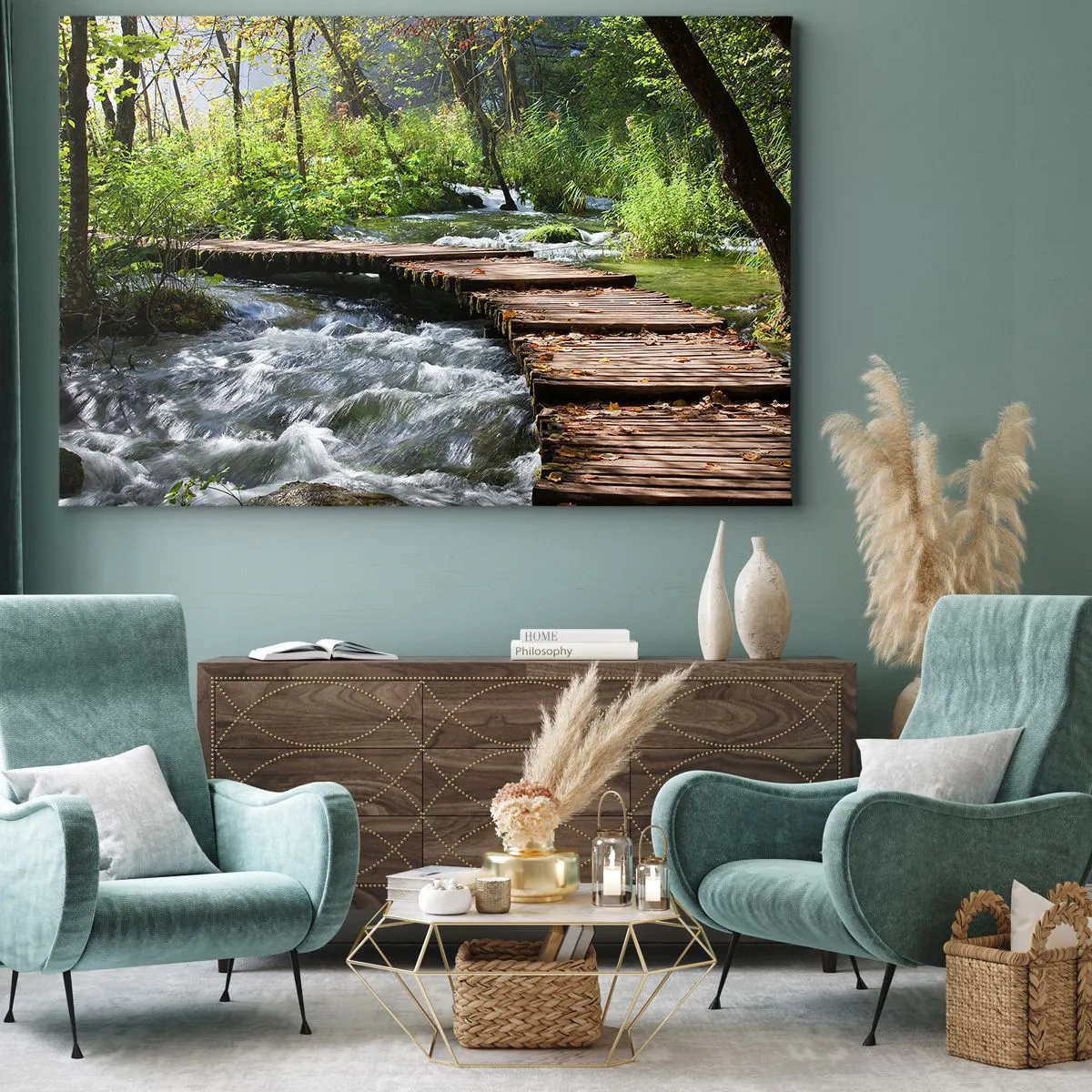 Quadro su tela - Stampe su Tela - Un ponte di legno sopra un ruscello impetuoso, circondato dal verde della foresta. - 70x50cm - Sulla cascata spumeggiante - Decorazione murale moderna per soggiorno e camera da letto ARTTOR