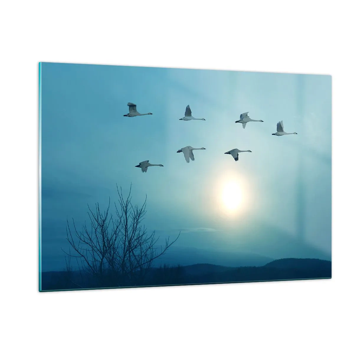 Quadro su vetro - Cigni in volo sullo sfondo del sole al tramonto e di un paesaggio invernale - 120x80cm - Addio estate, quest'anno - Decorazione murale moderna per soggiorno e camera da letto ARTTOR