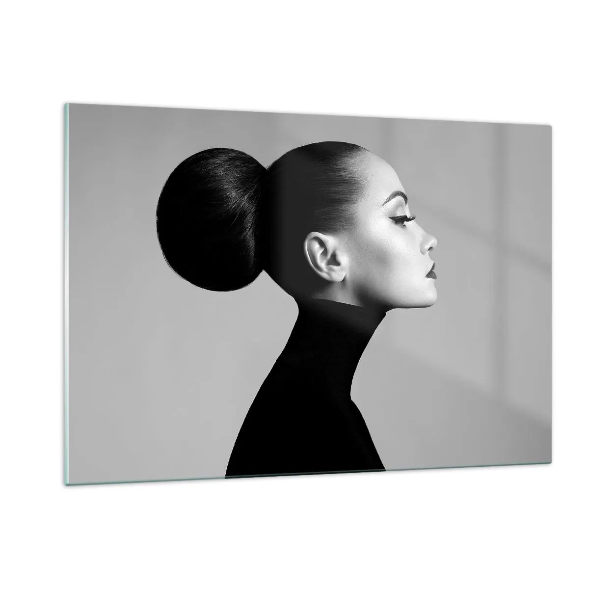 Quadro su vetro - Donna elegante in nero su sfondo grigio - 120x80cm - La Nefertiti di oggi - Decorazione murale moderna per soggiorno e camera da letto ARTTOR