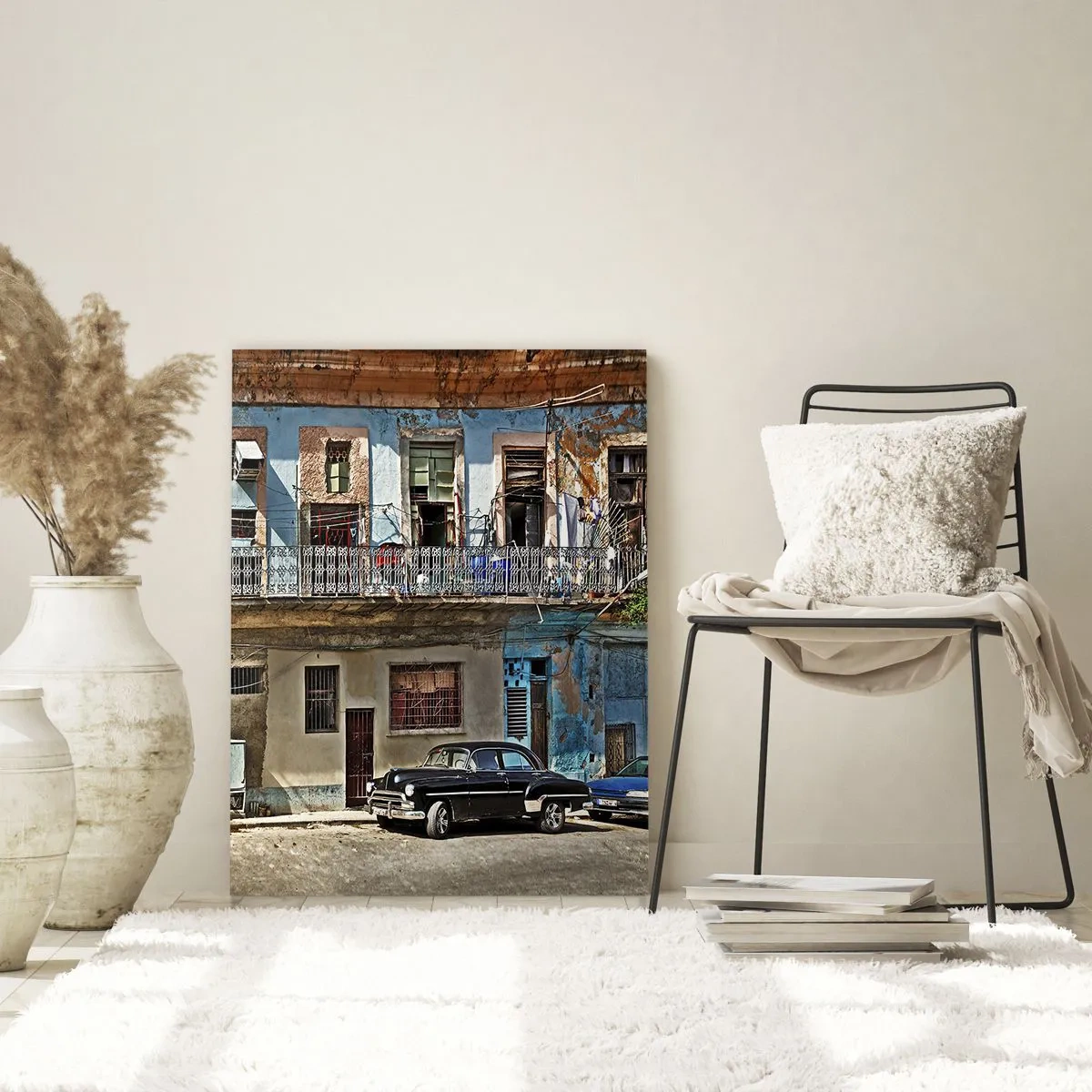 Quadro su vetro - Strada retrò con edifici classici e un'auto - 50x70cm - Atmosfera dell'Avana - Decorazione murale moderna per soggiorno e camera da letto ARTTOR