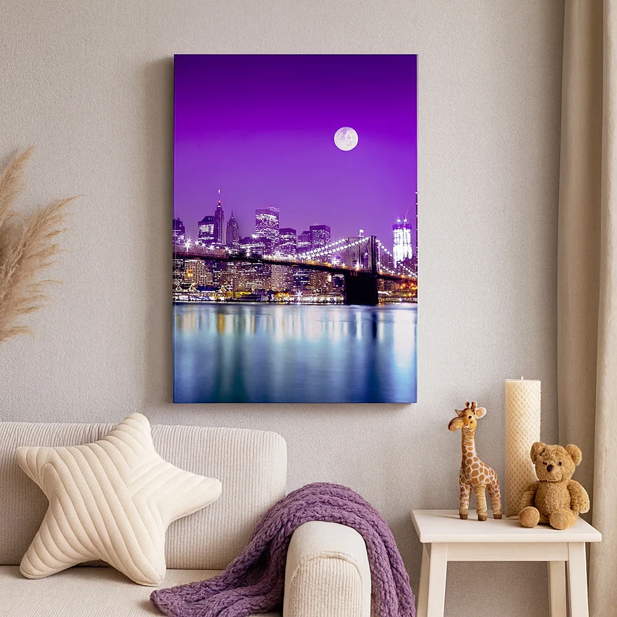 Quadro su tela - Stampe su Tela - Ponte di Brooklyn di notte con la città illuminata e la luna piena - 50x70cm - Luce della grande città in viola - Decorazione murale moderna per soggiorno e camera da letto ARTTOR