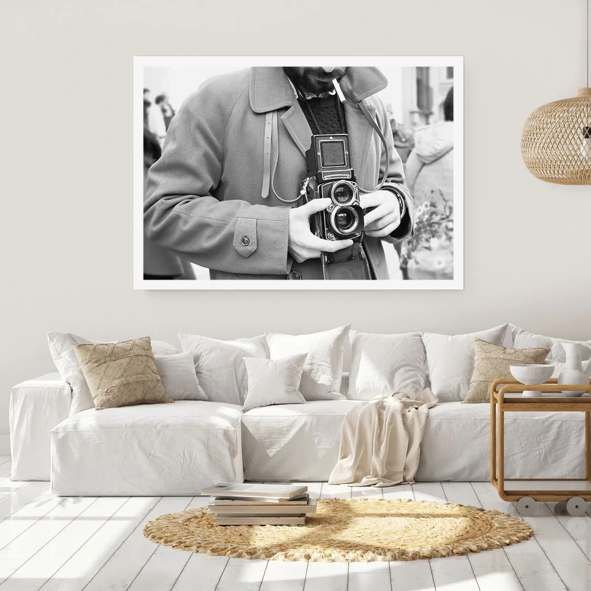 Poster - Foto in bianco e nero di un uomo con una macchina fotografica retrò - 100x70cm - In stile retro - Decorazione murale moderna per soggiorno e camera da letto ARTTOR