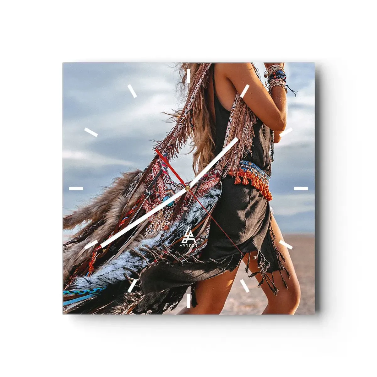 Orologio da parete - Orologio in Vetro - Una donna in stile boho con dettagli di piume e gioielli - 30x30cm - La donna dello sciamano - Decorazione murale moderna per soggiorno e camera da letto ARTTOR