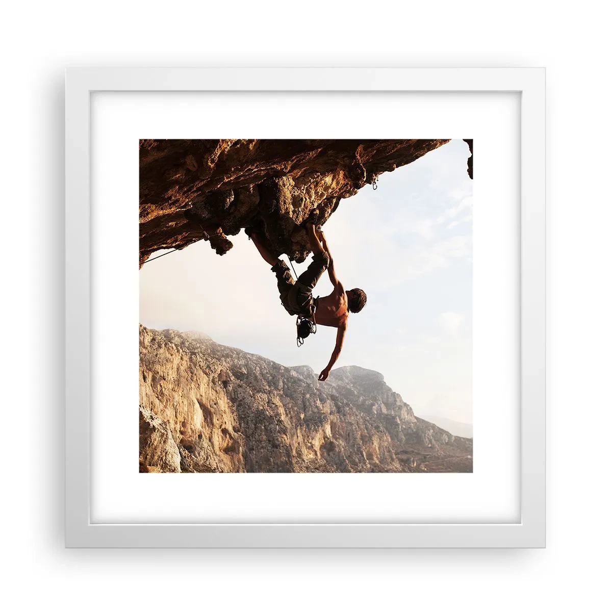 Poster in cornice bianca - Il mondo ristretto in una mano sul bordo del masso - 30x30 cm