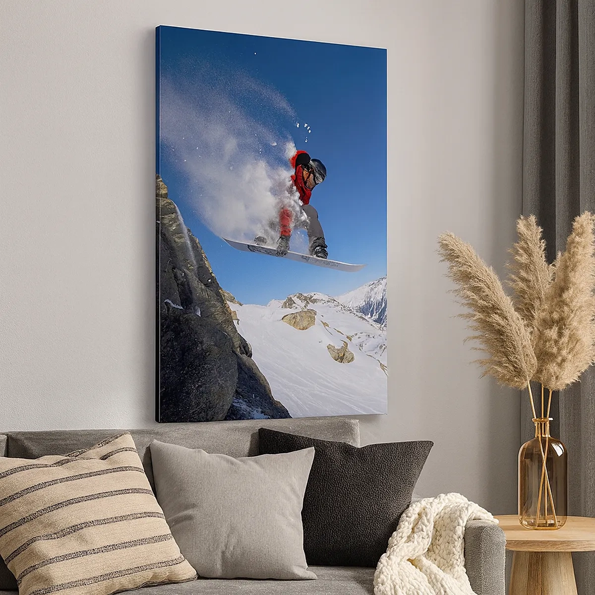 Quadro su tela - Stampe su Tela - Uno snowboarder salta da una roccia contro un paesaggio montano - 50x70cm - E diventi parte del panorama - Decorazione murale moderna per soggiorno e camera da letto ARTTOR