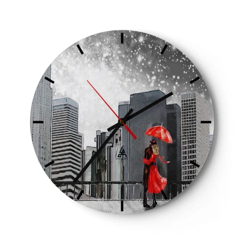 Orologio da parete - Orologio in Vetro - Una coppia sotto un ombrello rosso con la città sullo sfondo - 30x30cm - L'uomo non è di pietra - Decorazione murale moderna per soggiorno, cucina e camera da letto ARTTOR