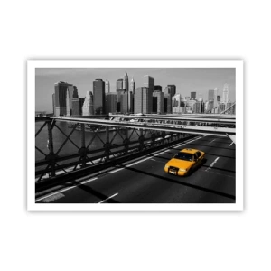 Poster - Taxi giallo su un ponte con vista sullo skyline di New York - 100x70cm - Il colore della grande città - Decorazione murale moderna per soggiorno e camera da letto ARTTOR
