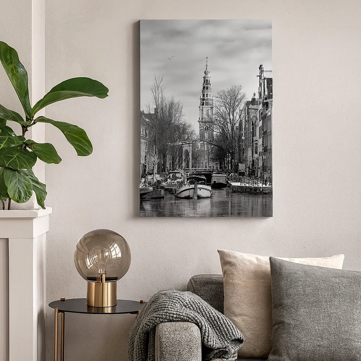 Quadro su tela - Stampe su Tela - Panorama in bianco e nero di Amsterdam con canale ed edifici storici - 50x70cm - Atmosfera di Amsterdam - Decorazione murale moderna per soggiorno e camera da letto ARTTOR