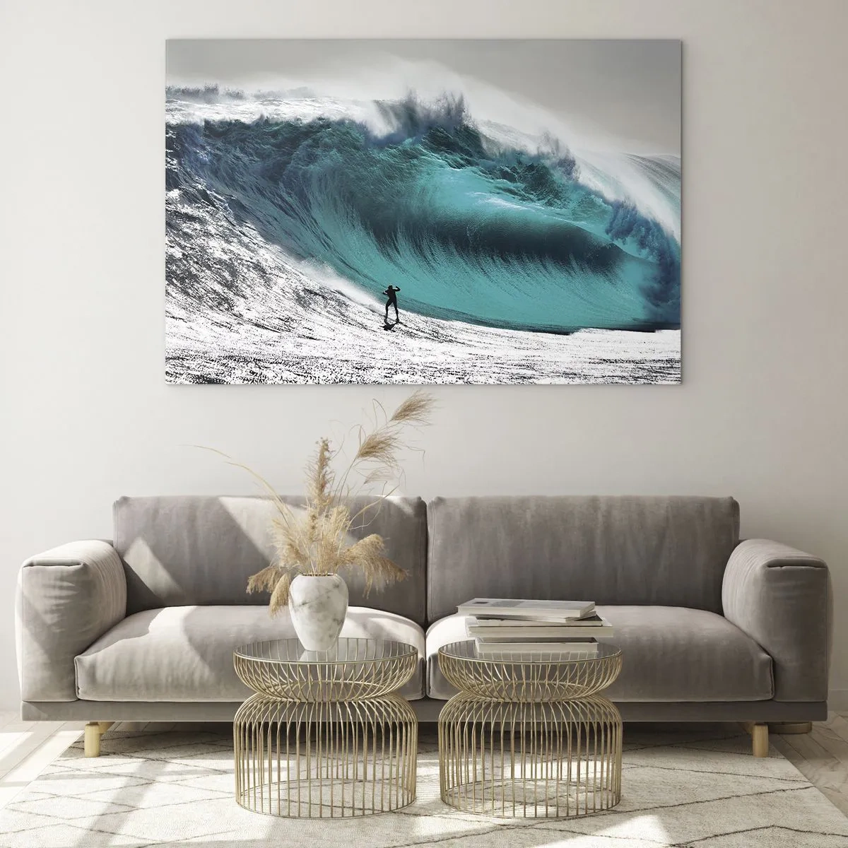 Quadro su vetro - Un surfista di fronte a un'onda enorme - 70x50cm - Sfida accettata - Decorazione murale moderna per soggiorno e camera da letto ARTTOR