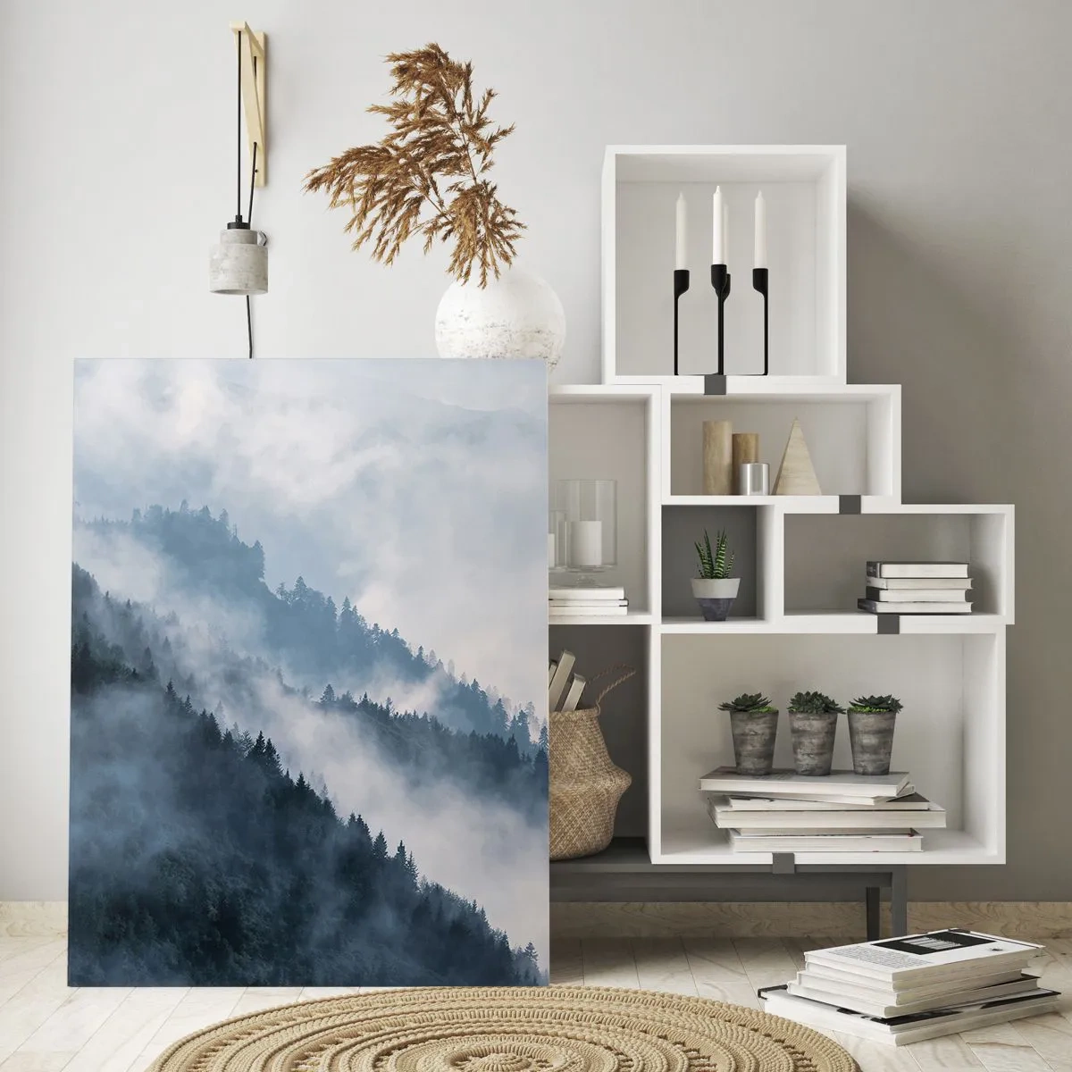 Quadro su vetro - Panorama montano nebbioso con una foresta oscura - 50x70cm - La mistica dei monti - Decorazione murale moderna per soggiorno e camera da letto ARTTOR