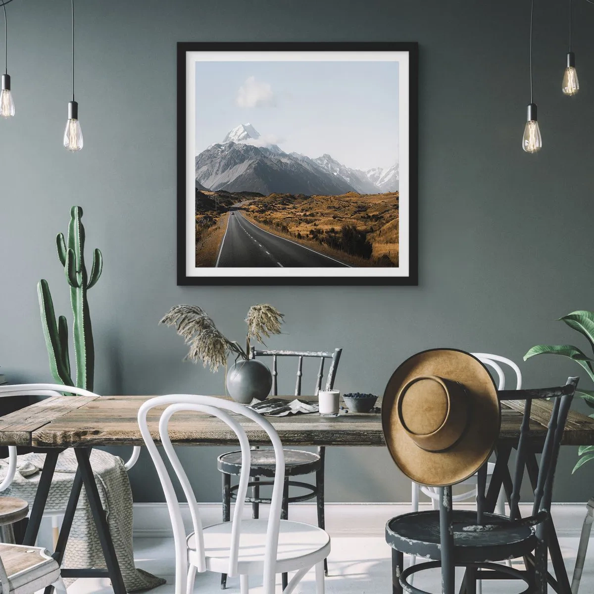 Poster in cornice nera - Via verso il cuore dei monti - 60x60 cm