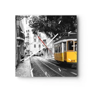 Orologio da parete - Orologio in Vetro - Un tram giallo sullo sfondo di una strada bianca e nera - 30x30cm - Con il fado in sottofondo - Decorazione murale moderna per soggiorno e camera da letto ARTTOR
