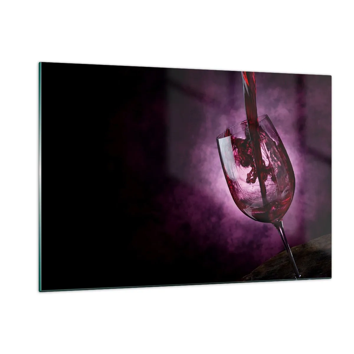 Quadro su vetro - Vino rosso versato in un bicchiere su uno sfondo viola - 120x80cm - Scarlatto? Carminio? No, rubino - Decorazione murale moderna per soggiorno e camera da letto ARTTOR