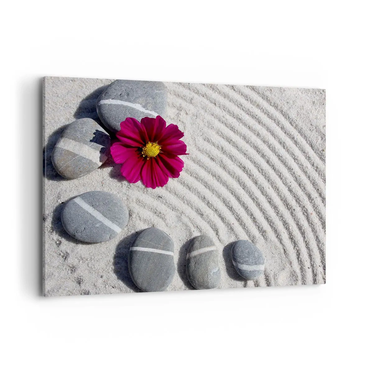 Quadro su tela - Stampe su Tela - Pietre e un fiore rosa sulla sabbia in stile zen - 120x80cm - Energia e pace nel cerchio magico della natura - Decorazione murale moderna per soggiorno e camera da letto ARTTOR