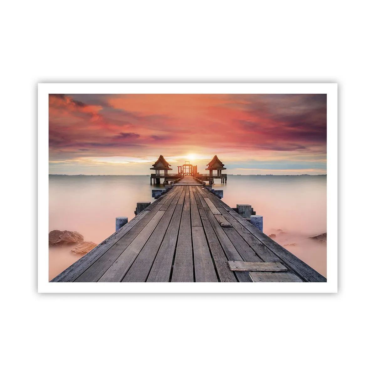Poster - Molo di legno che conduce ai gazebo al tramonto - 100x70cm - Tramonto d'oriente - Decorazione murale moderna per soggiorno e camera da letto ARTTOR