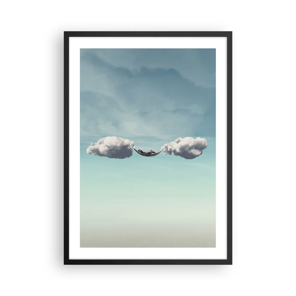 Poster in cornice nera - Un'amaca sospesa tra due nuvole contro il cielo - 50x70cm - La felicità del momento - Decorazione murale moderna per soggiorno e camera da letto ARTTOR