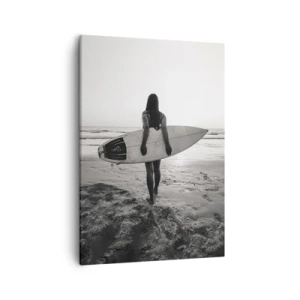 Quadro su tela - Stampe su Tela - Donna con tavola da surf sulla spiaggia in bianco e nero - 50x70cm - La figlia dell'onda marina - Decorazione murale moderna per soggiorno e camera da letto ARTTOR