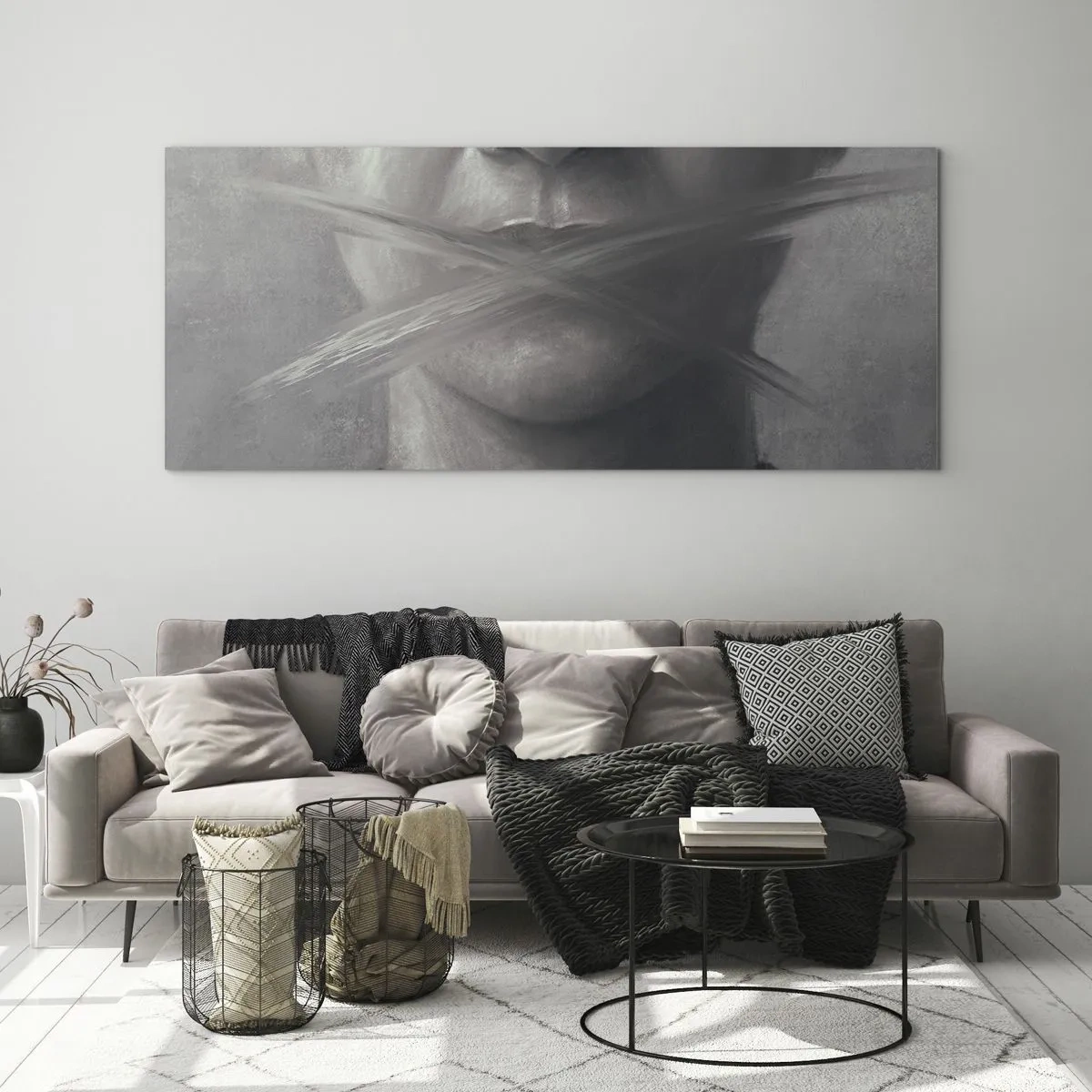 Quadro su vetro - Un ritratto simbolico con labbra sfocate nei toni del grigio. - 140x50cm - Neanche una parola - Decorazione murale moderna per soggiorno e camera da letto ARTTOR