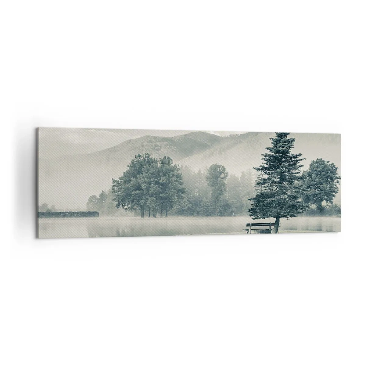 Quadro su tela - Stampe su Tela - Un pittoresco lago con una panchina e la nebbia sullo sfondo - 160x50cm - Il lago dorme ancora - Decorazione murale moderna per soggiorno e camera da letto ARTTOR