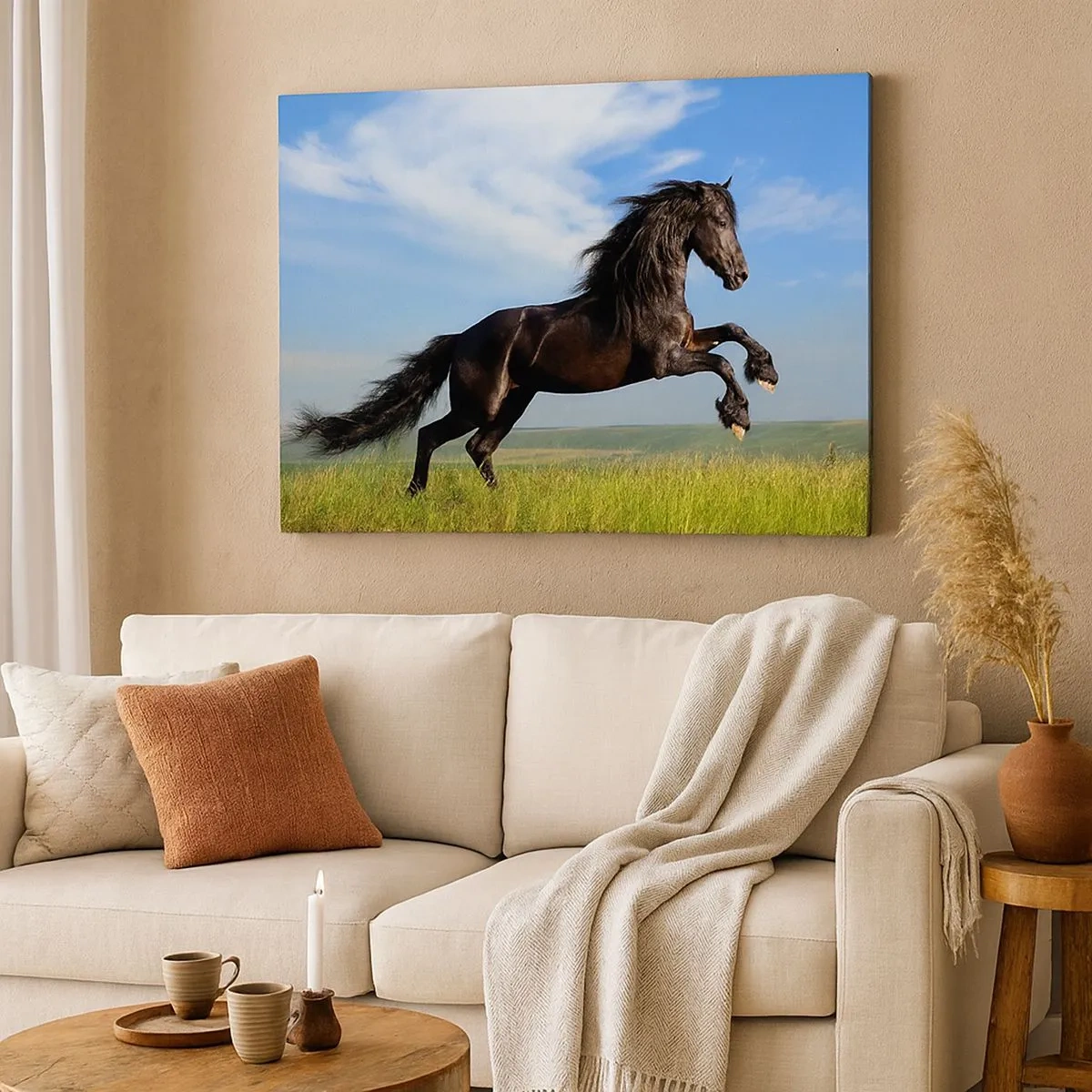 Quadro su tela - Stampe su Tela - Un cavallo nero che corre contro un cielo azzurro e un prato verde - 70x50cm - Coinvolgente manifesto di libertà - Decorazione murale moderna per soggiorno e camera da letto ARTTOR