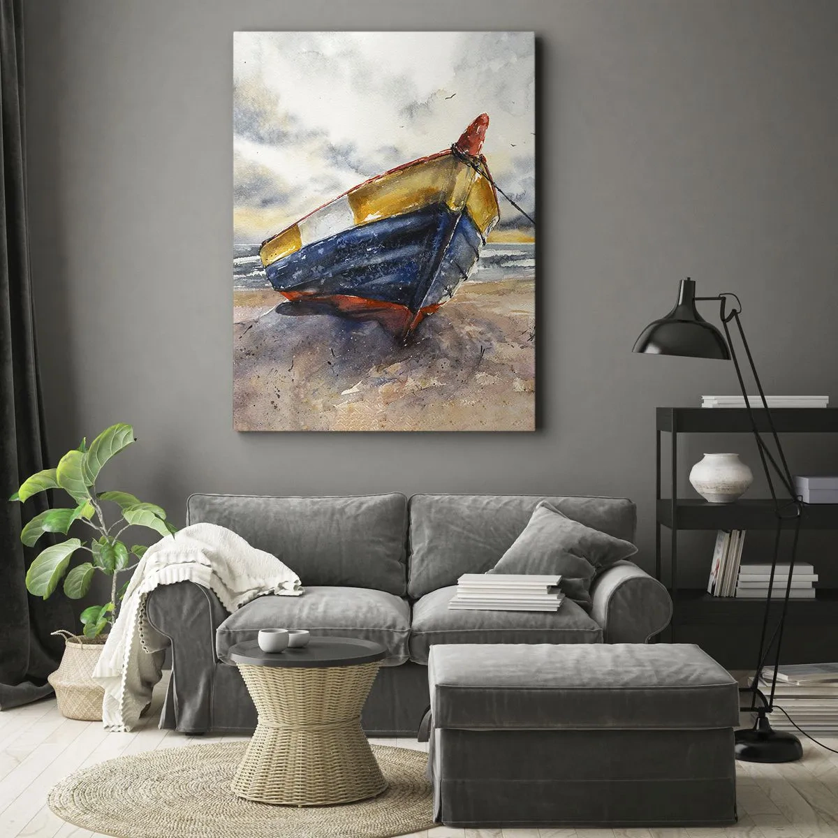 Quadro su tela - Stampe su Tela - Una pittoresca barca sulla spiaggia sotto un cielo nuvoloso - 70x100cm - Riposo sulla riva - Decorazione murale moderna per soggiorno e camera da letto ARTTOR