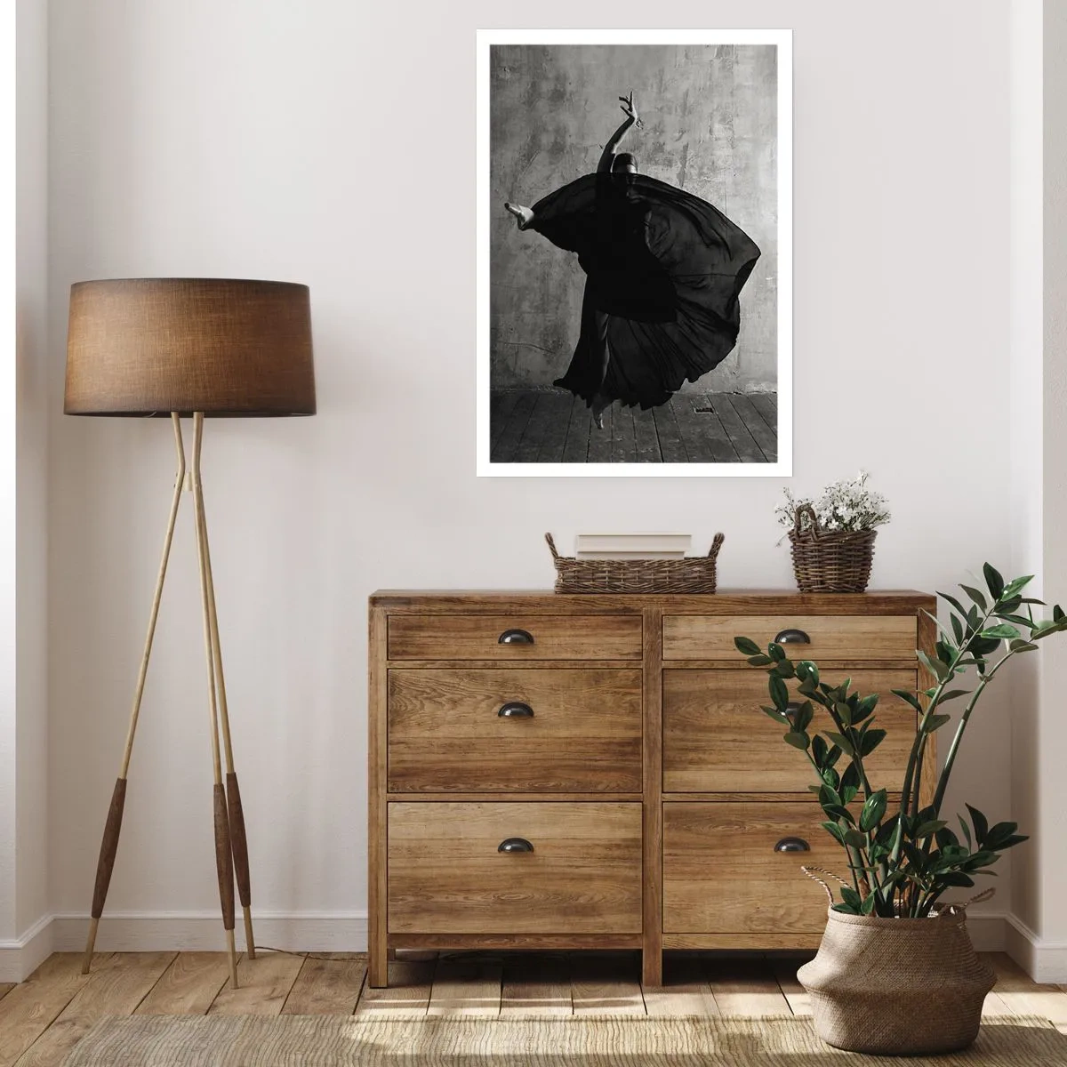 Poster - Uno scatto in bianco e nero di una ballerina in movimento dinamico contro un muro grezzo. - 50x70cm - Fasce piene di passione - Decorazione murale moderna per soggiorno e camera da letto ARTTOR
