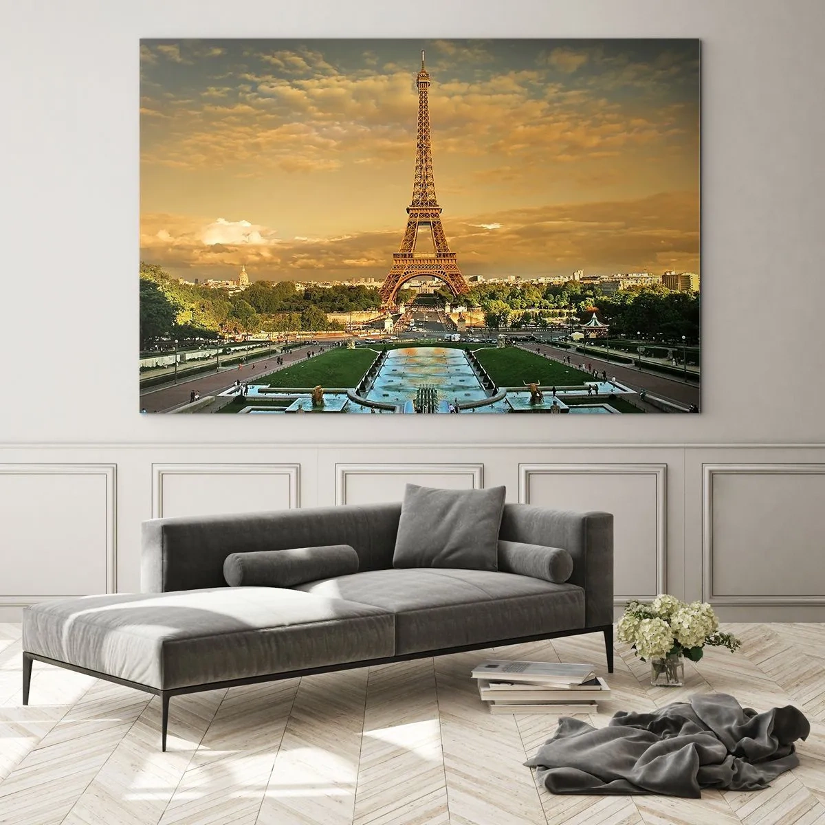 Quadro su vetro - La Torre Eiffel circondata dai giardini parigini al tramonto - 100x70cm - La regina di Parigi - Decorazione murale moderna per soggiorno e camera da letto ARTTOR