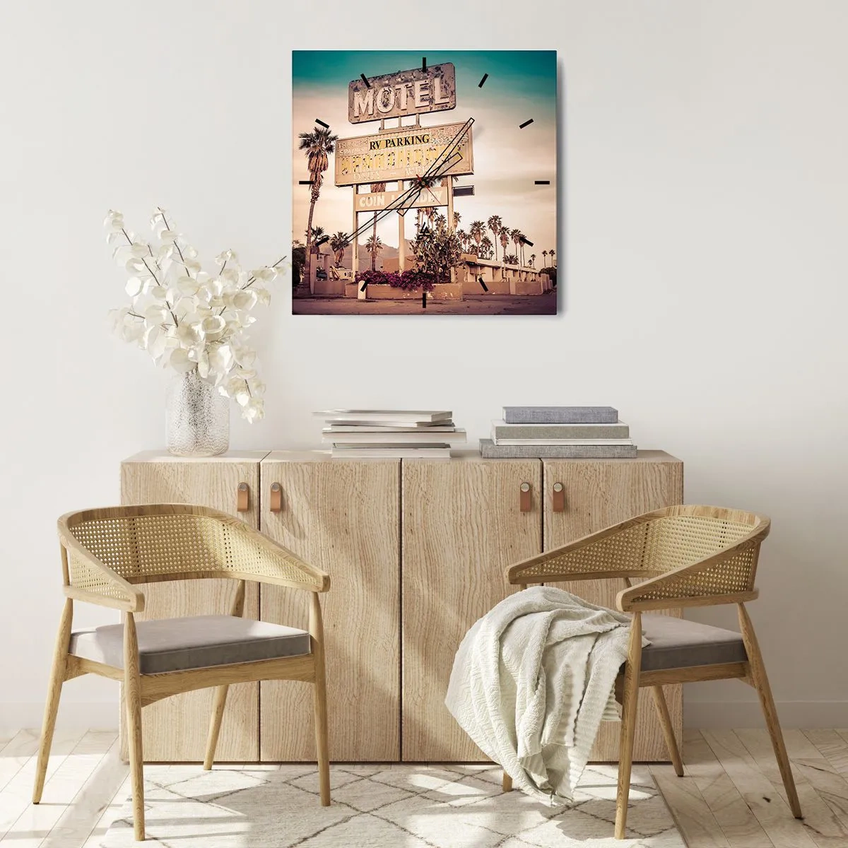 Orologio da parete - Orologio in Vetro - Insegna retrò di un motel circondata da palme - 30x30cm - Qui il tempo si è fermato - Decorazione murale moderna per soggiorno e camera da letto ARTTOR