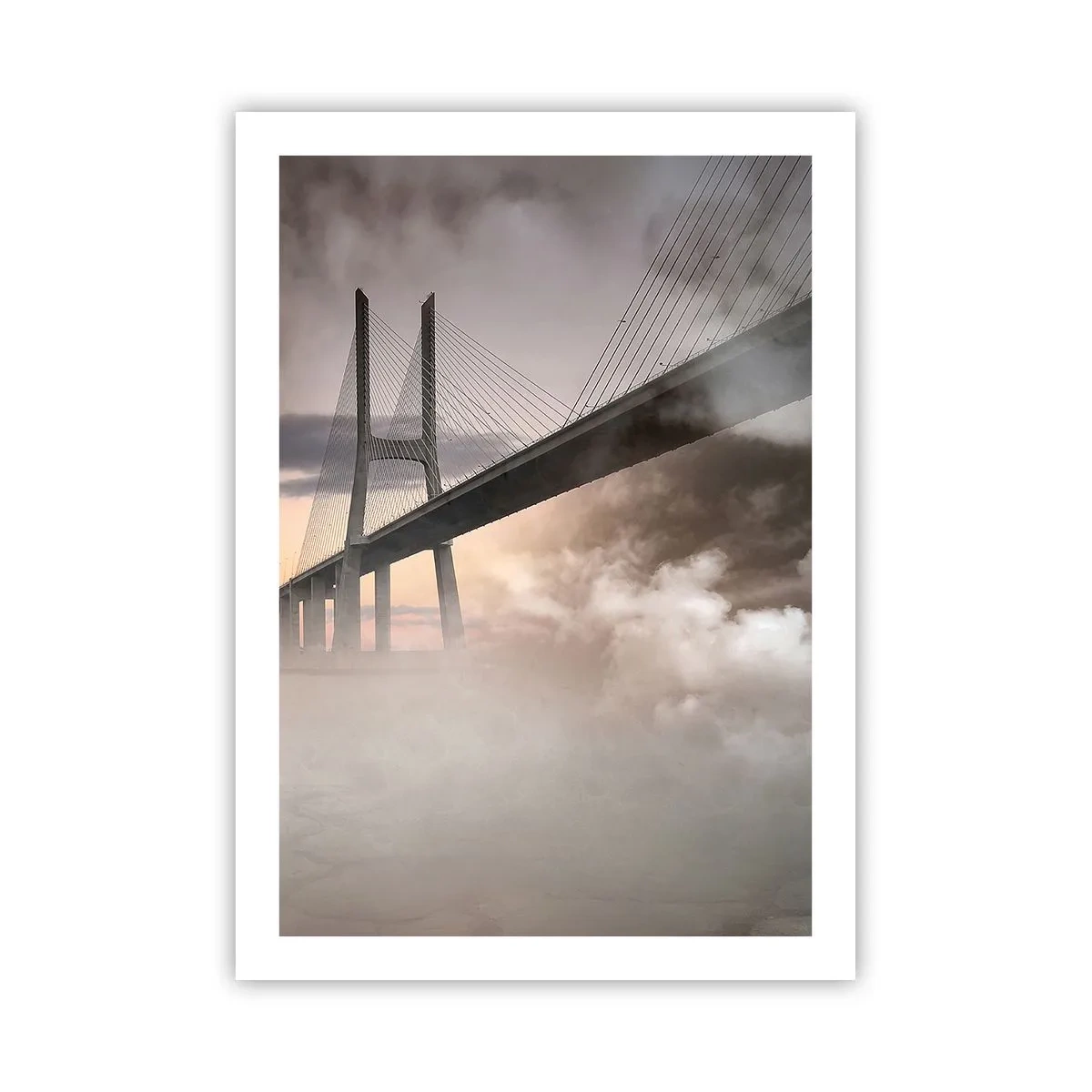 Poster - Un ponte nella nebbia all'alba - 50x70cm - Sul fiume che non c'è - Decorazione murale moderna per soggiorno e camera da letto ARTTOR