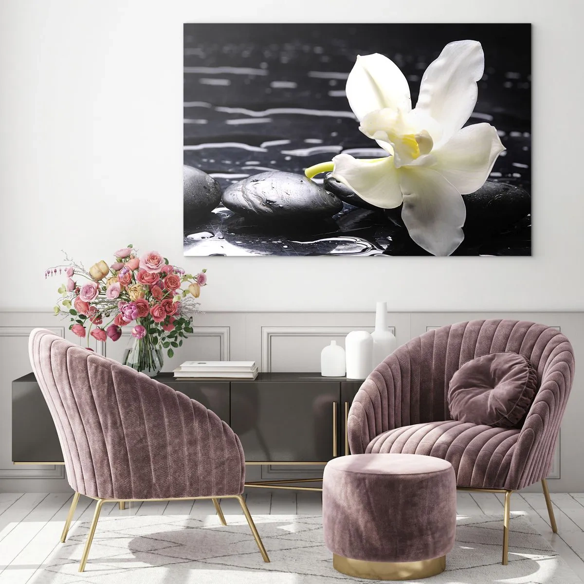 Quadro su vetro - Orchidea bianca su pietre nere bagnate - 70x50cm - Studio in bianco e nero - Decorazione murale moderna per soggiorno e camera da letto ARTTOR