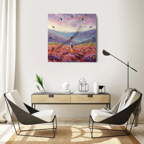 Orologio da parete - Orologio in Vetro - Una donna con un cappello cammina in un campo di lavanda. - 30x30cm - Nel mondo di lavanda - Decorazione murale moderna per soggiorno e camera da letto ARTTOR