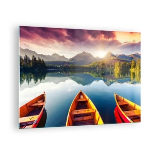 Quadro su vetro - Tre barche di legno su un lago con vista sulle montagne al tramonto - 70x50cm - Niente contro natura - Decorazione murale moderna per soggiorno e camera da letto ARTTOR