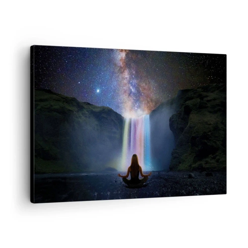 Quadro su tela - Stampe su Tela - Meditazione davanti a una cascata tra le stelle - 70x50cm - Armonia assoluta - Decorazione murale moderna per soggiorno e camera da letto ARTTOR