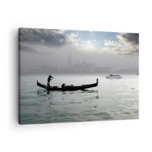 Quadro su tela - Stampe su Tela - Una gondola scivola sulle acque di Venezia in una mattina nebbiosa, sovrastando la città. - 70x50cm - Città magica di acqua e nebbia - Decorazione murale moderna per soggiorno e camera da letto ARTTOR